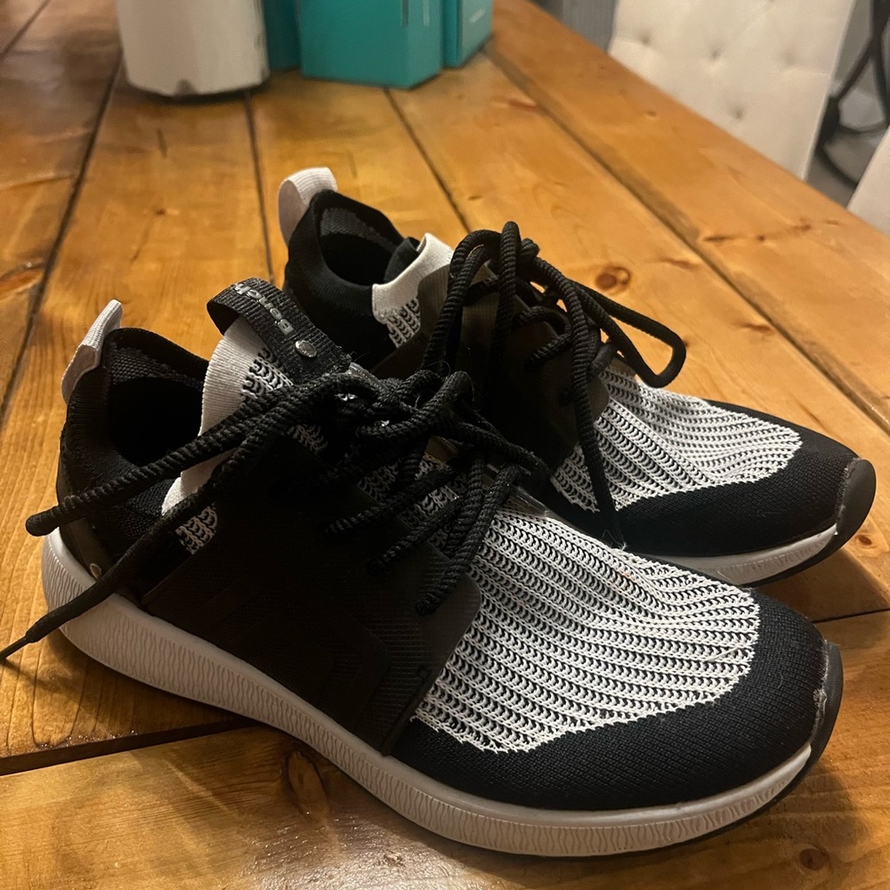 Bench shoes size 8
